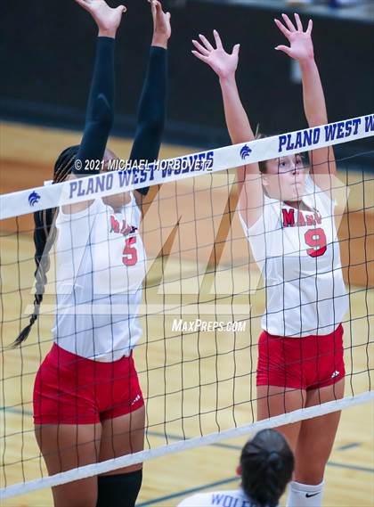 Thumbnail 2 in Marcus @ Plano West photogallery.