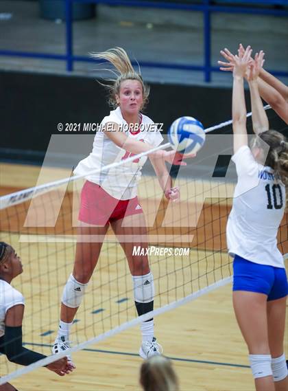 Thumbnail 2 in Marcus @ Plano West photogallery.