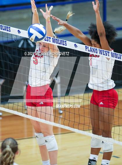 Thumbnail 3 in Marcus @ Plano West photogallery.
