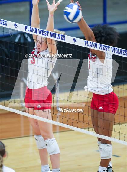 Thumbnail 2 in Marcus @ Plano West photogallery.
