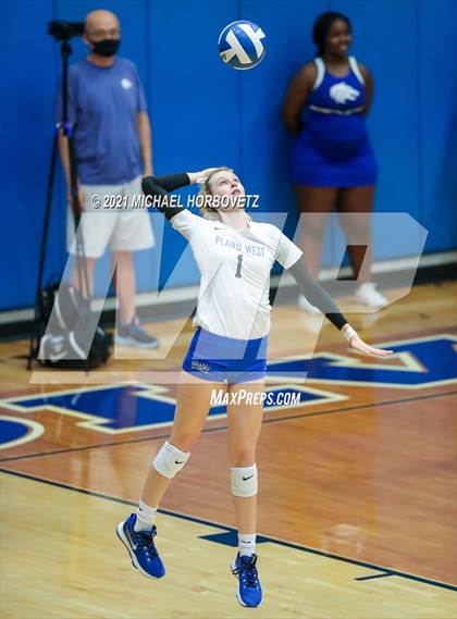 Thumbnail 2 in Marcus @ Plano West photogallery.