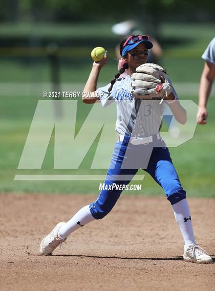Thumbnail 3 in Bingham vs. Riverton (UHSAA 6A Final) photogallery.