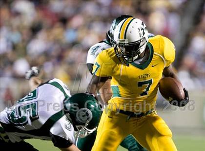 Thumbnail 3 in Trinity vs. St. Xavier photogallery.