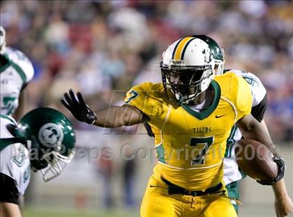 Thumbnail 2 in Trinity vs. St. Xavier photogallery.