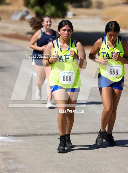 Thumbnail 2 in Bakersfield Invitational (Bakersfield College) photogallery.