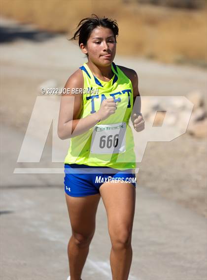 Thumbnail 3 in Bakersfield Invitational (Bakersfield College) photogallery.