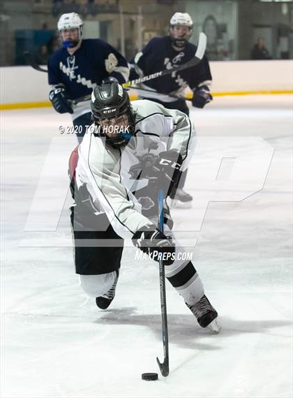 Thumbnail 2 in Pope John XXIII vs Bridgewater-Raritan (Protec Ponds Ice Center) photogallery.