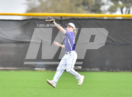 Thumbnail 3 in Glenn vs. Elgin (LISD Tournament) photogallery.