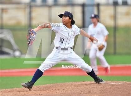 Thumbnail 2 in Glenn vs. Elgin (LISD Tournament) photogallery.