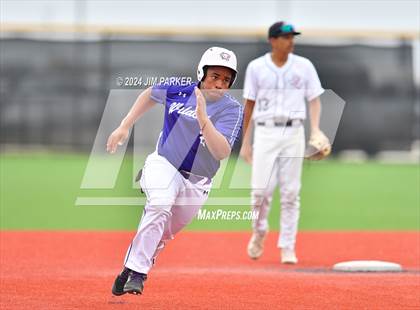 Thumbnail 2 in Glenn vs. Elgin (LISD Tournament) photogallery.