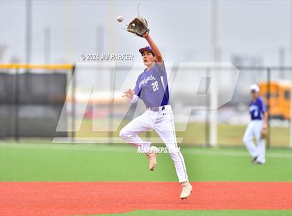 Thumbnail 2 in Glenn vs. Elgin (LISD Tournament) photogallery.