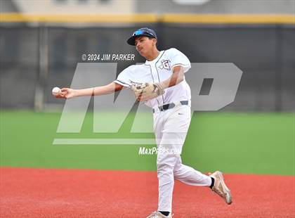 Thumbnail 2 in Glenn vs. Elgin (LISD Tournament) photogallery.