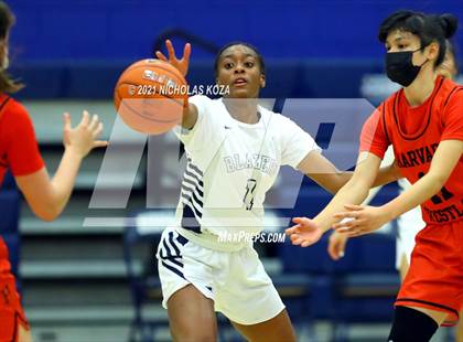 Thumbnail 1 in Harvard-Westlake vs. Sierra Canyon photogallery.