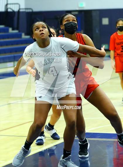 Thumbnail 3 in Harvard-Westlake vs. Sierra Canyon photogallery.