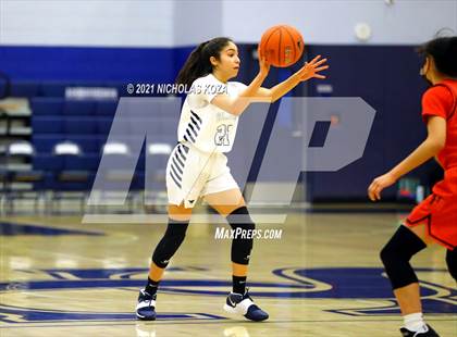 Thumbnail 1 in Harvard-Westlake vs. Sierra Canyon photogallery.