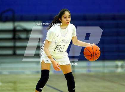 Thumbnail 3 in Harvard-Westlake vs. Sierra Canyon photogallery.