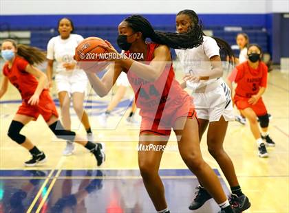 Thumbnail 1 in Harvard-Westlake vs. Sierra Canyon photogallery.