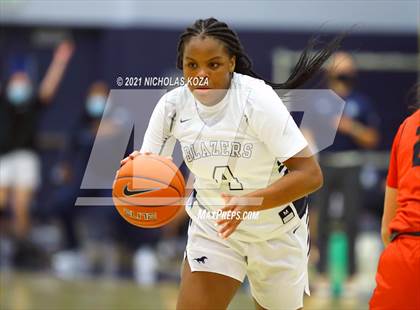 Thumbnail 2 in Harvard-Westlake vs. Sierra Canyon photogallery.