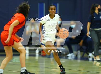 Thumbnail 1 in Harvard-Westlake vs. Sierra Canyon photogallery.