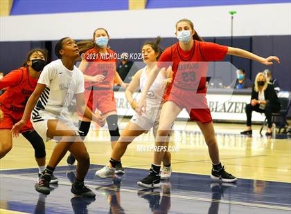 Thumbnail 3 in Harvard-Westlake vs. Sierra Canyon photogallery.