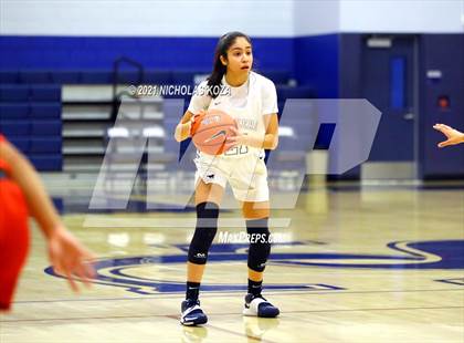 Thumbnail 3 in Harvard-Westlake vs. Sierra Canyon photogallery.