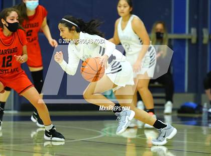 Thumbnail 3 in Harvard-Westlake vs. Sierra Canyon photogallery.