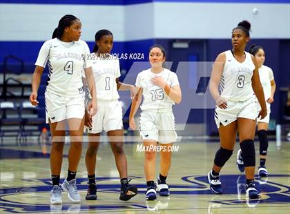 Thumbnail 1 in Harvard-Westlake vs. Sierra Canyon photogallery.