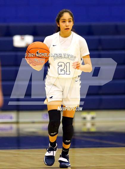 Thumbnail 1 in Harvard-Westlake vs. Sierra Canyon photogallery.