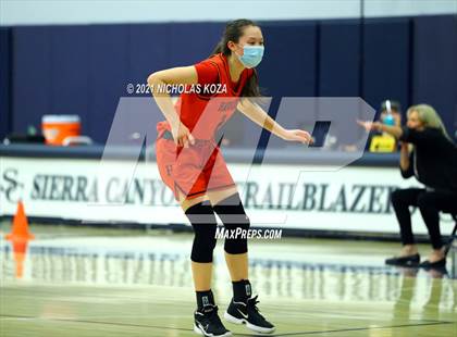 Thumbnail 3 in Harvard-Westlake vs. Sierra Canyon photogallery.