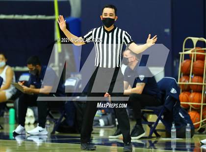 Thumbnail 1 in Harvard-Westlake vs. Sierra Canyon photogallery.