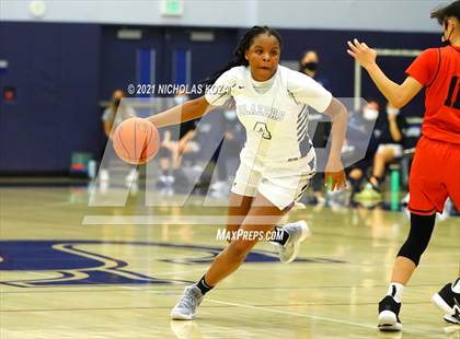 Thumbnail 1 in Harvard-Westlake vs. Sierra Canyon photogallery.