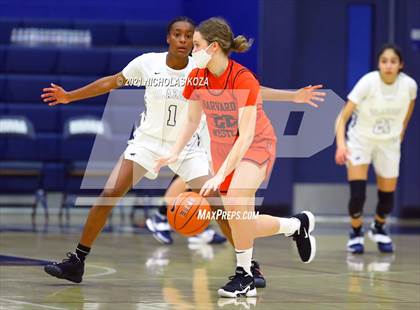Thumbnail 1 in Harvard-Westlake vs. Sierra Canyon photogallery.