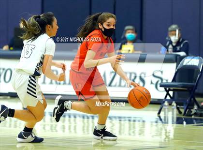 Thumbnail 3 in Harvard-Westlake vs. Sierra Canyon photogallery.