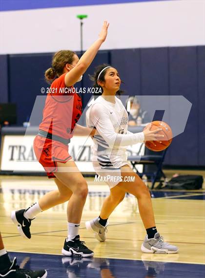 Thumbnail 2 in Harvard-Westlake vs. Sierra Canyon photogallery.