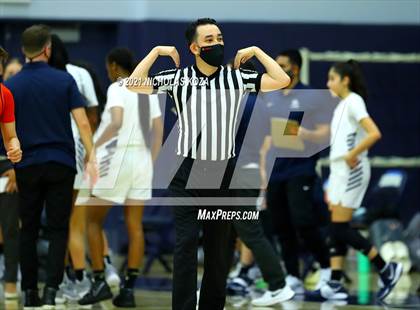 Thumbnail 1 in Harvard-Westlake vs. Sierra Canyon photogallery.