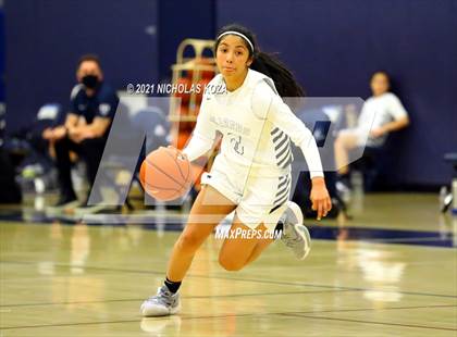 Thumbnail 3 in Harvard-Westlake vs. Sierra Canyon photogallery.