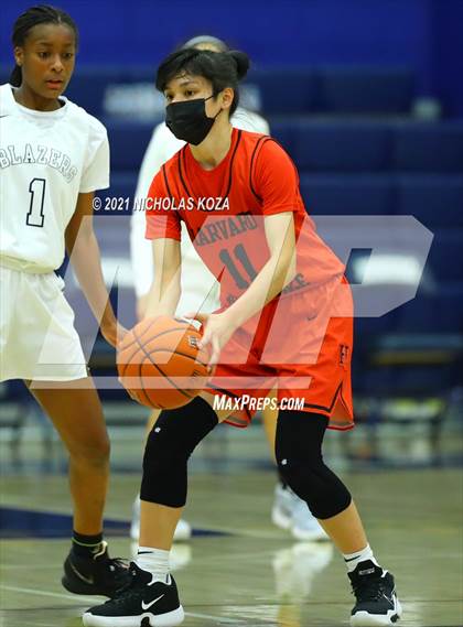 Thumbnail 2 in Harvard-Westlake vs. Sierra Canyon photogallery.