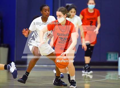 Thumbnail 3 in Harvard-Westlake vs. Sierra Canyon photogallery.
