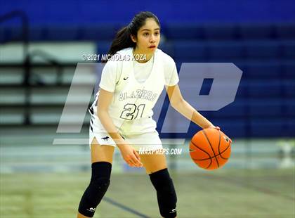 Thumbnail 2 in Harvard-Westlake vs. Sierra Canyon photogallery.
