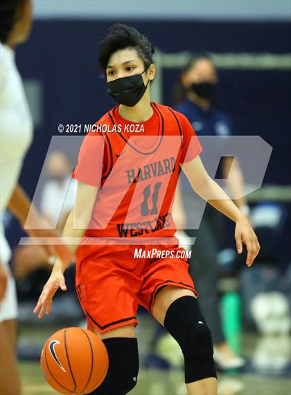 Thumbnail 2 in Harvard-Westlake vs. Sierra Canyon photogallery.