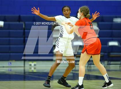 Thumbnail 1 in Harvard-Westlake vs. Sierra Canyon photogallery.