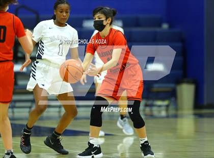Thumbnail 3 in Harvard-Westlake vs. Sierra Canyon photogallery.