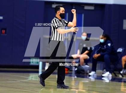 Thumbnail 3 in Harvard-Westlake vs. Sierra Canyon photogallery.