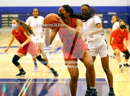 Thumbnail 3 in Harvard-Westlake vs. Sierra Canyon photogallery.