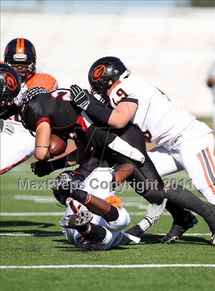 Thumbnail 1 in Argyle vs. Gilmer (3A Division 2 Region 2 Regional Playoffs) photogallery.