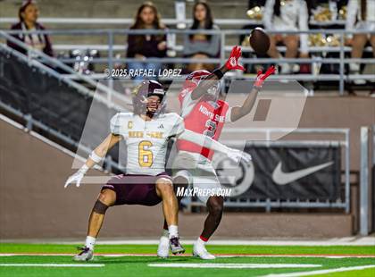 Thumbnail 2 in Deer Park vs. North Shore (UIL Football 6A D1 Bi-District) photogallery.
