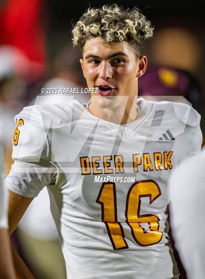 Thumbnail 1 in Deer Park vs. North Shore (UIL 6A D1 Football Bi-District) photogallery.