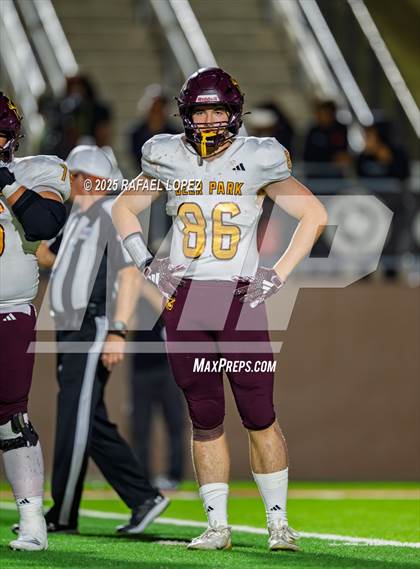 Thumbnail 1 in Deer Park vs. North Shore (UIL 6A D1 Football Bi-District) photogallery.