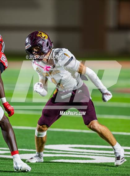 Thumbnail 1 in Deer Park vs. North Shore (UIL Football 6A D1 Bi-District) photogallery.