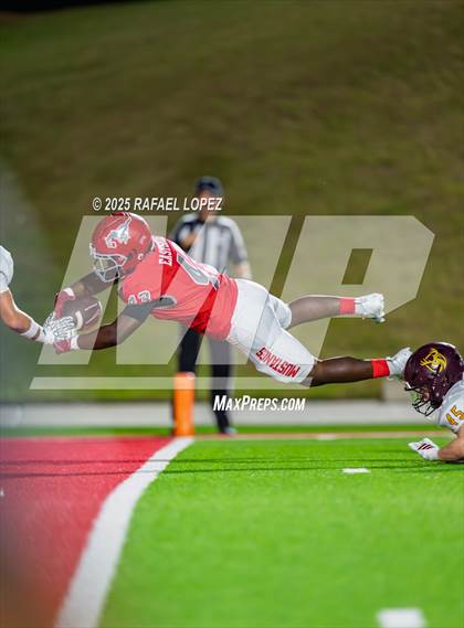 Thumbnail 2 in Deer Park vs. North Shore (UIL Football 6A D1 Bi-District) photogallery.